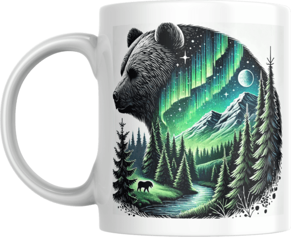 Mugg med Björn och Norrskensmotiv – Magisk Skandinavisk Naturdesign